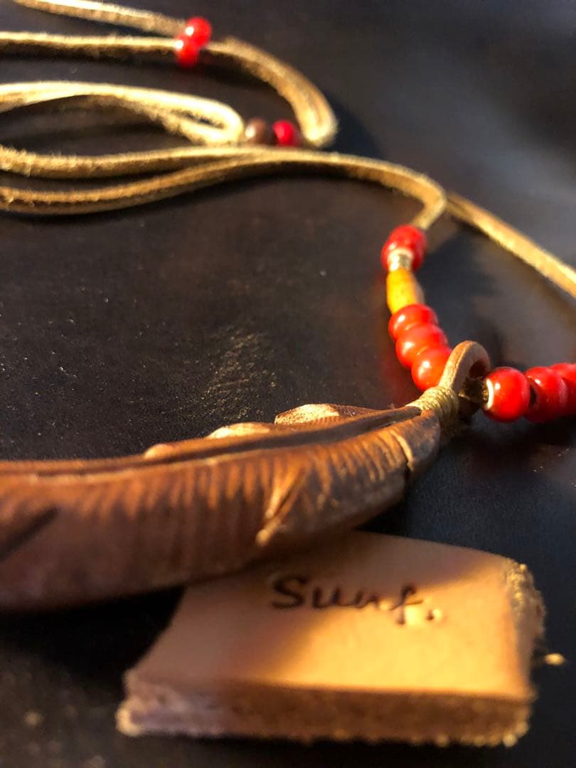 レザーカービング　フェザーネックレス レザークラフト　ハンドメイド　ヌメ革　④