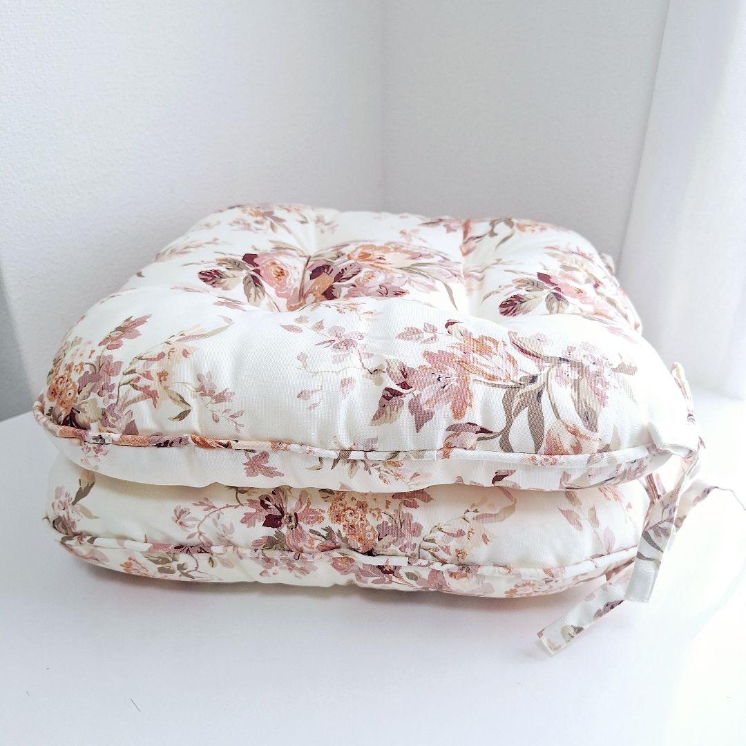 [新品/タグ付き]♡LAURA ASHLEY♡ クッション&シートクッション4品