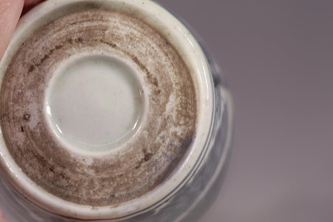 625　古伊万里色絵染付描分〇窓絵文様蕎麦猪口　無傷　幕末　珍図