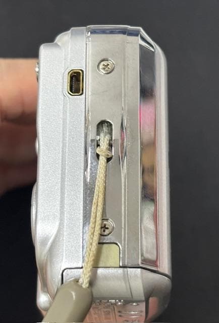 【動作確認済】FUJIFILM FinePix AV100 単3電池駆動