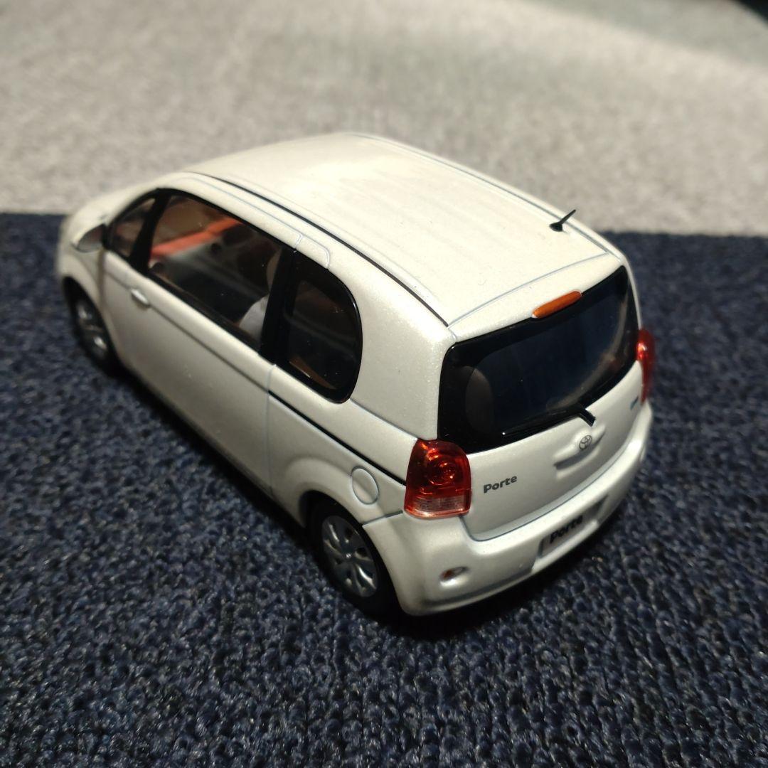 トヨタカラーサンプル ポルテ パールホワイト