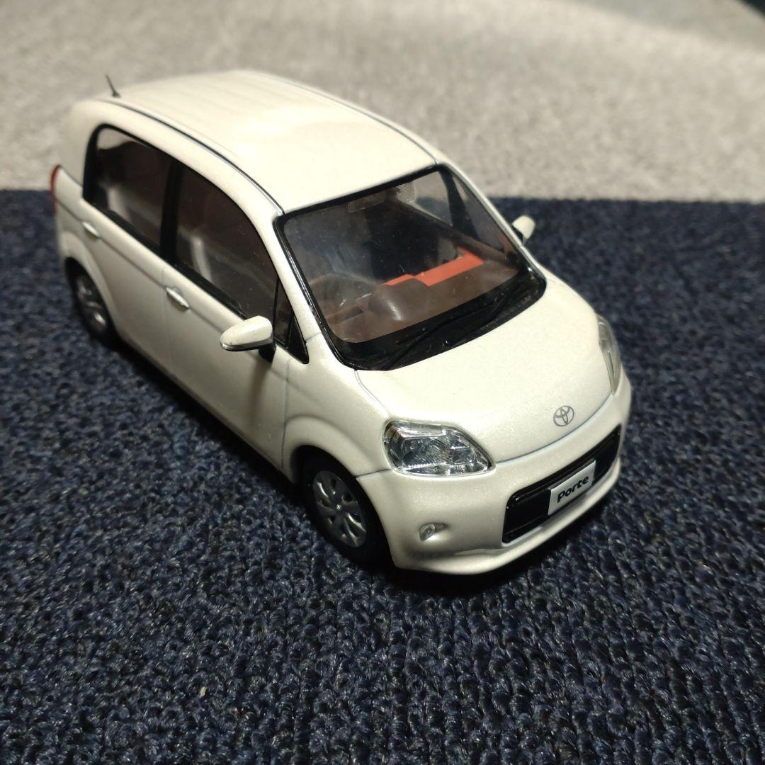 トヨタカラーサンプル ポルテ パールホワイト