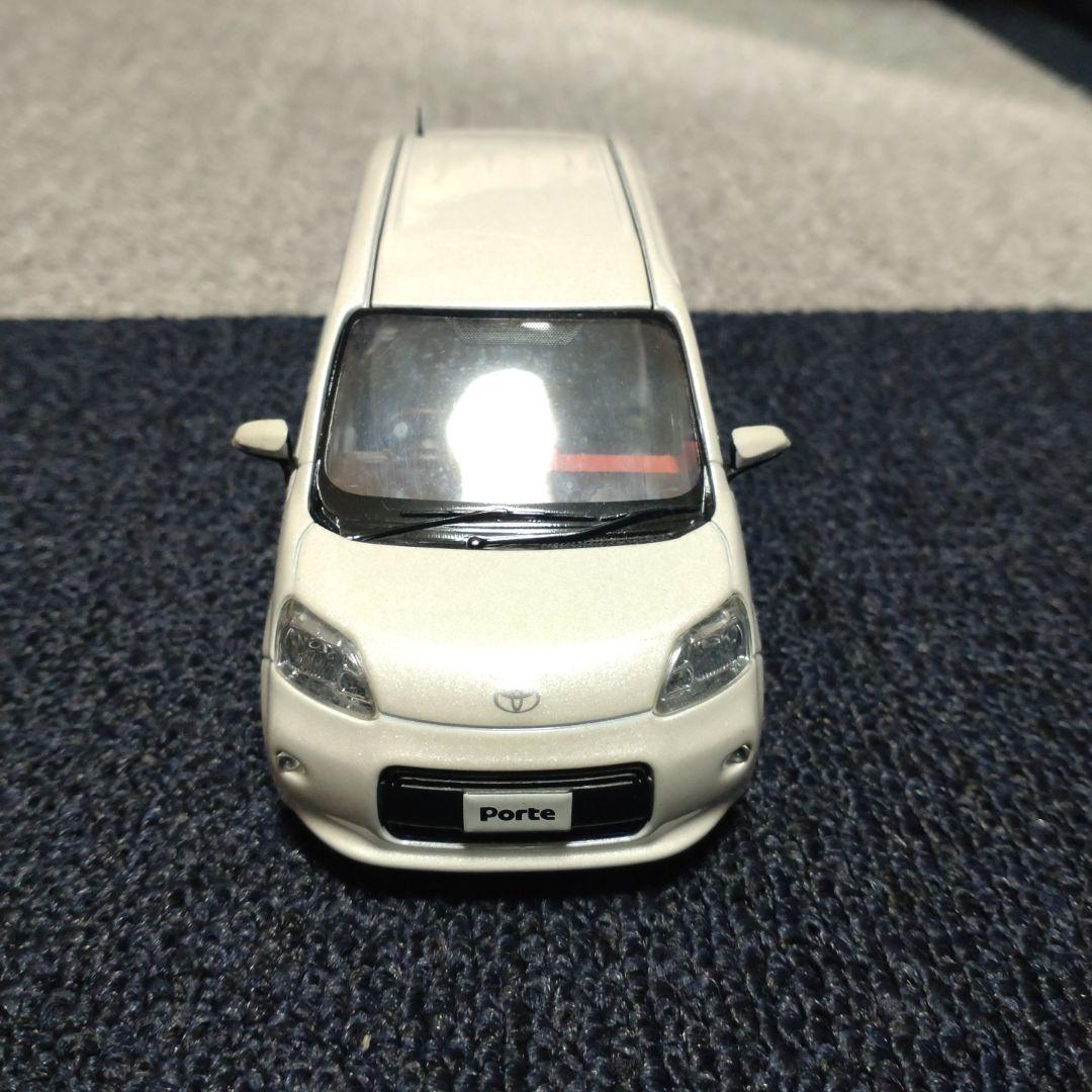 トヨタカラーサンプル ポルテ パールホワイト