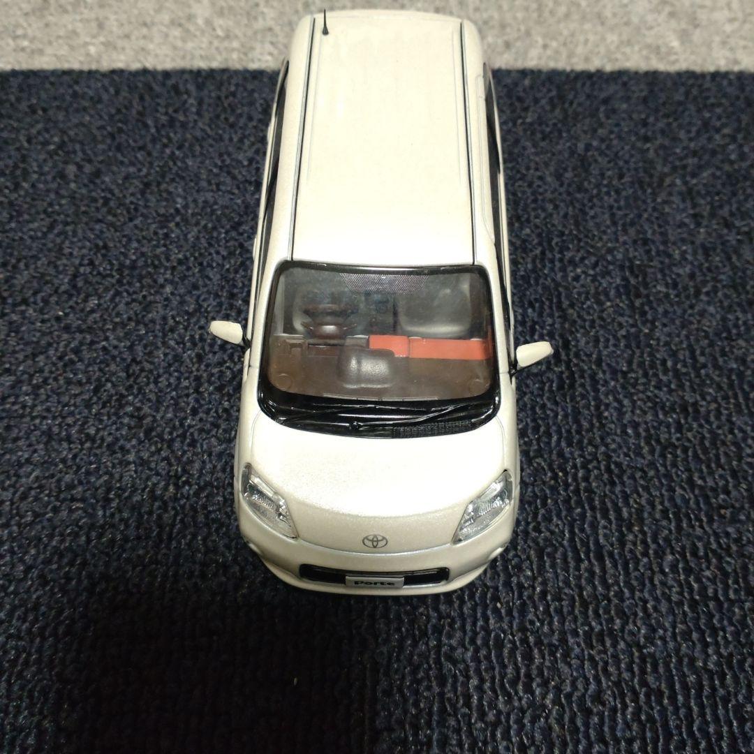 トヨタカラーサンプル ポルテ パールホワイト