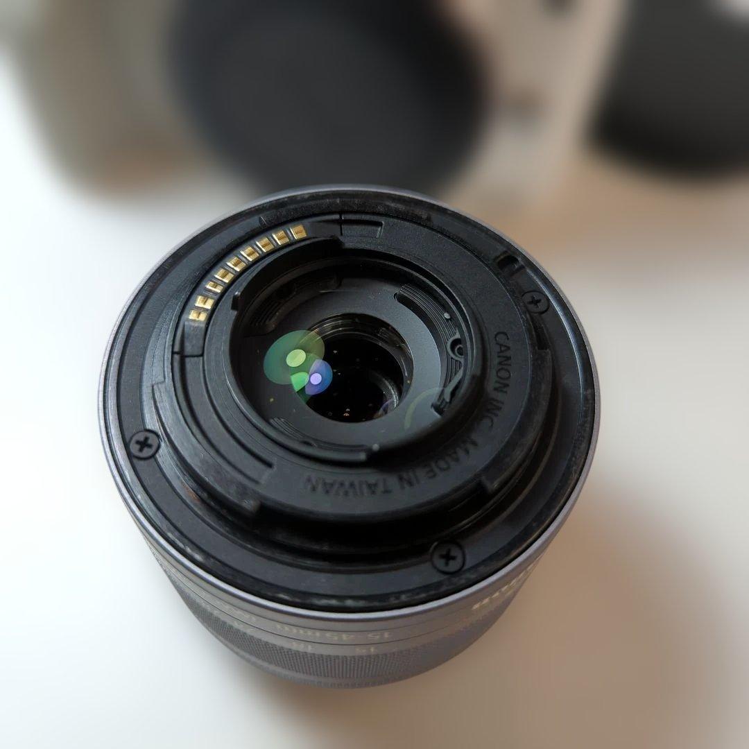 ♪Canon EOS kiss M ホワイト ミラーレスカメラ レンズ3本付き