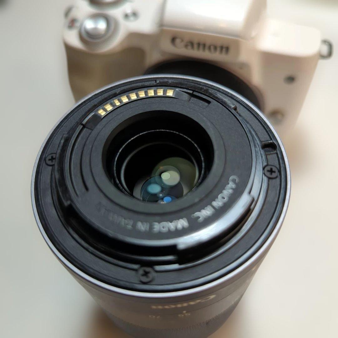 ♪Canon EOS kiss M ホワイト ミラーレスカメラ レンズ3本付き