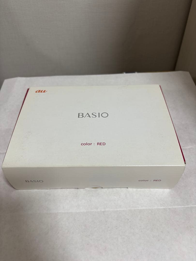 新品KYOCERA BASIO (KYV32SRA) RED