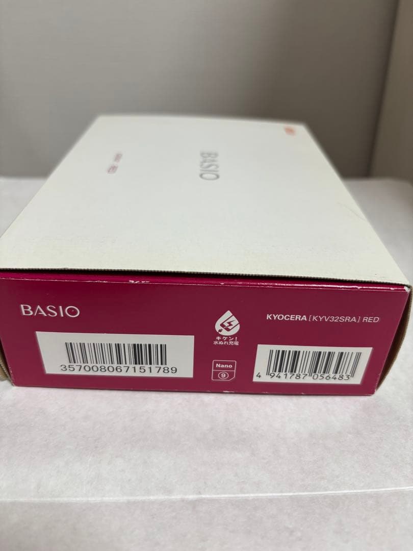 新品KYOCERA BASIO (KYV32SRA) RED
