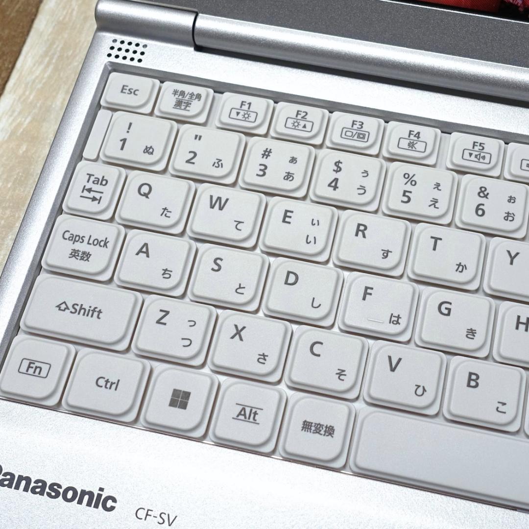 極美品のバリ速モバイル✨１１世代コアｉ７に超高速ＳＳＤ５１２ＧＢ＆１６ＧＢメモリ