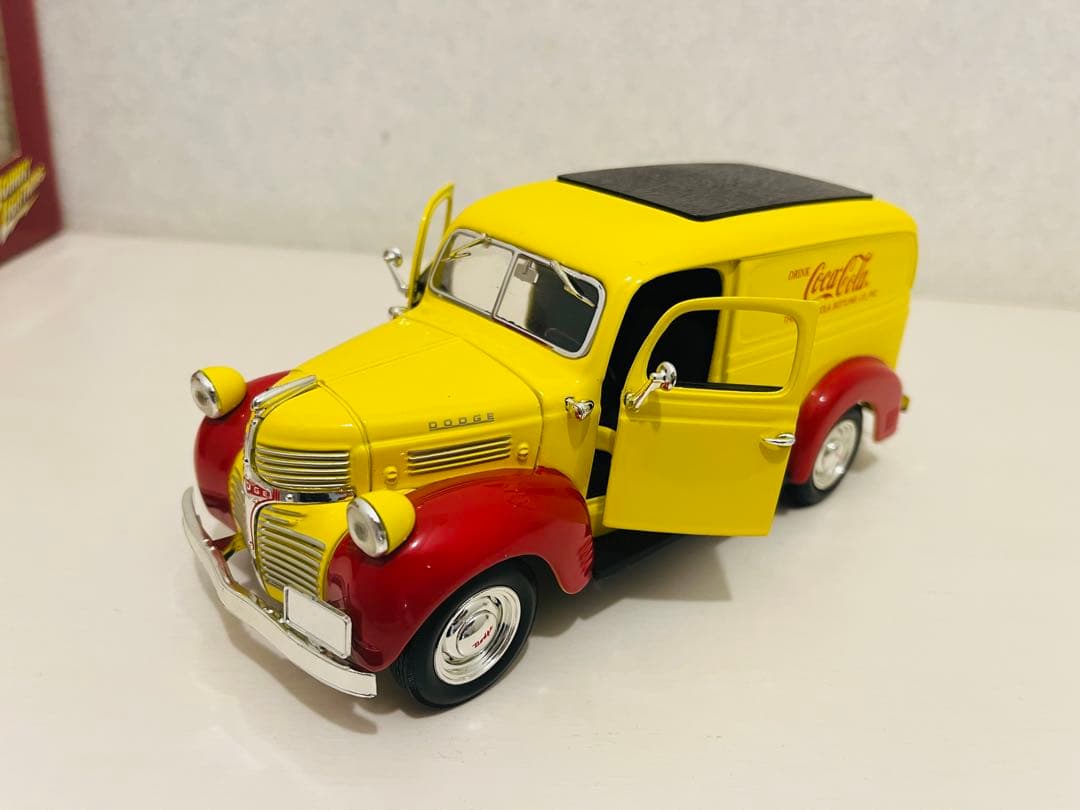コカコーラ1940年代配達車 ミニカー1:24 &1:34 2台セット