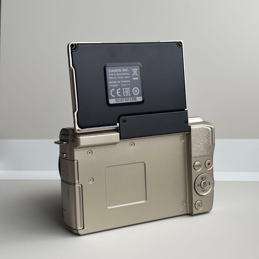 Canon EOS M200 リミテッドゴールドキット