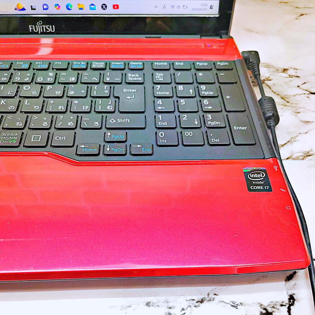 お手頃価格ノートパソコン❤️爆速SSD☘️Blu-ray・メモリ８G❣️最強i7