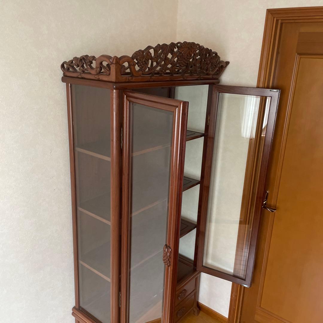 【極美品】アンティーク 三越購入 唐木家具 葡萄唐草透彫 飾り棚 キュリオケース
