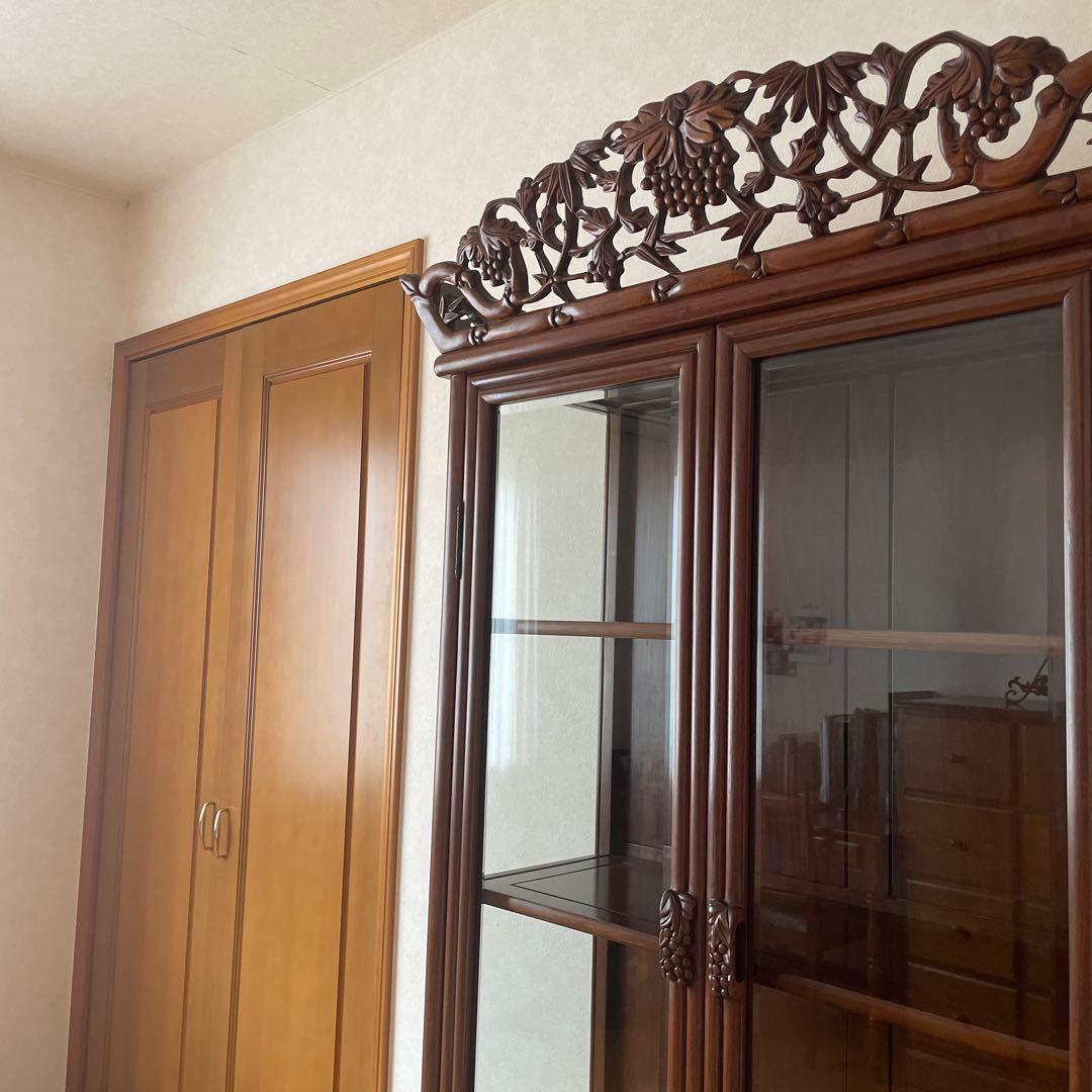 【極美品】アンティーク 三越購入 唐木家具 葡萄唐草透彫 飾り棚 キュリオケース