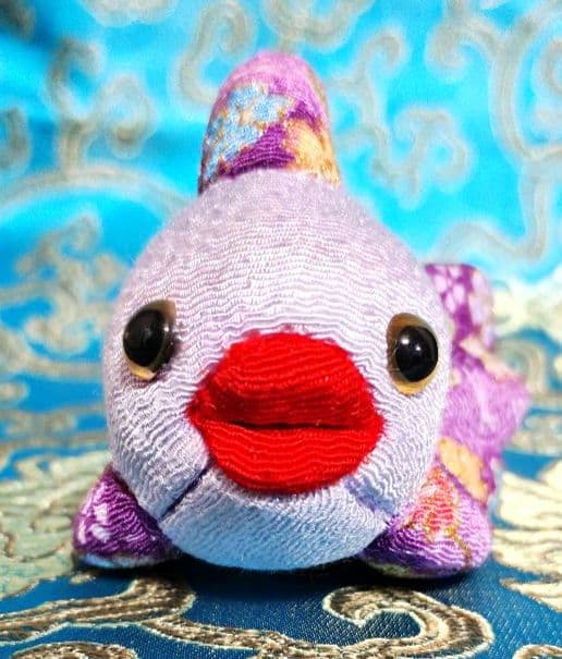 木目込み人形　金魚の親子