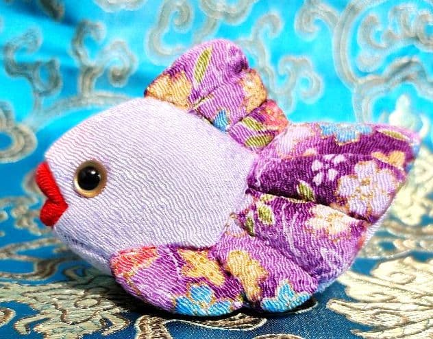 木目込み人形　金魚の親子