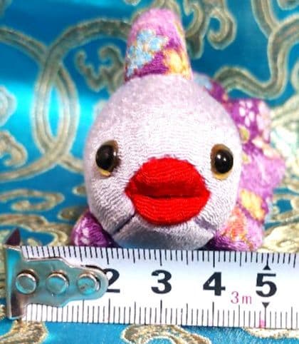 木目込み人形　金魚の親子