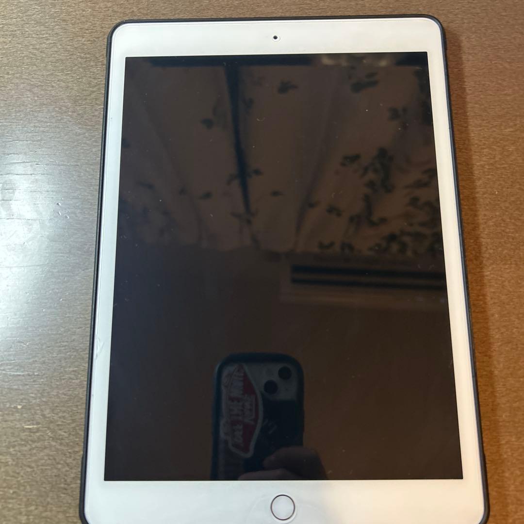 iPad 第7世代32GB カバー・フィルム付き