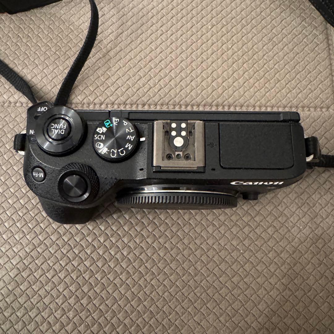美品 CANON ミラーレス一眼 EOS M6 Mark II ボディ ブラック