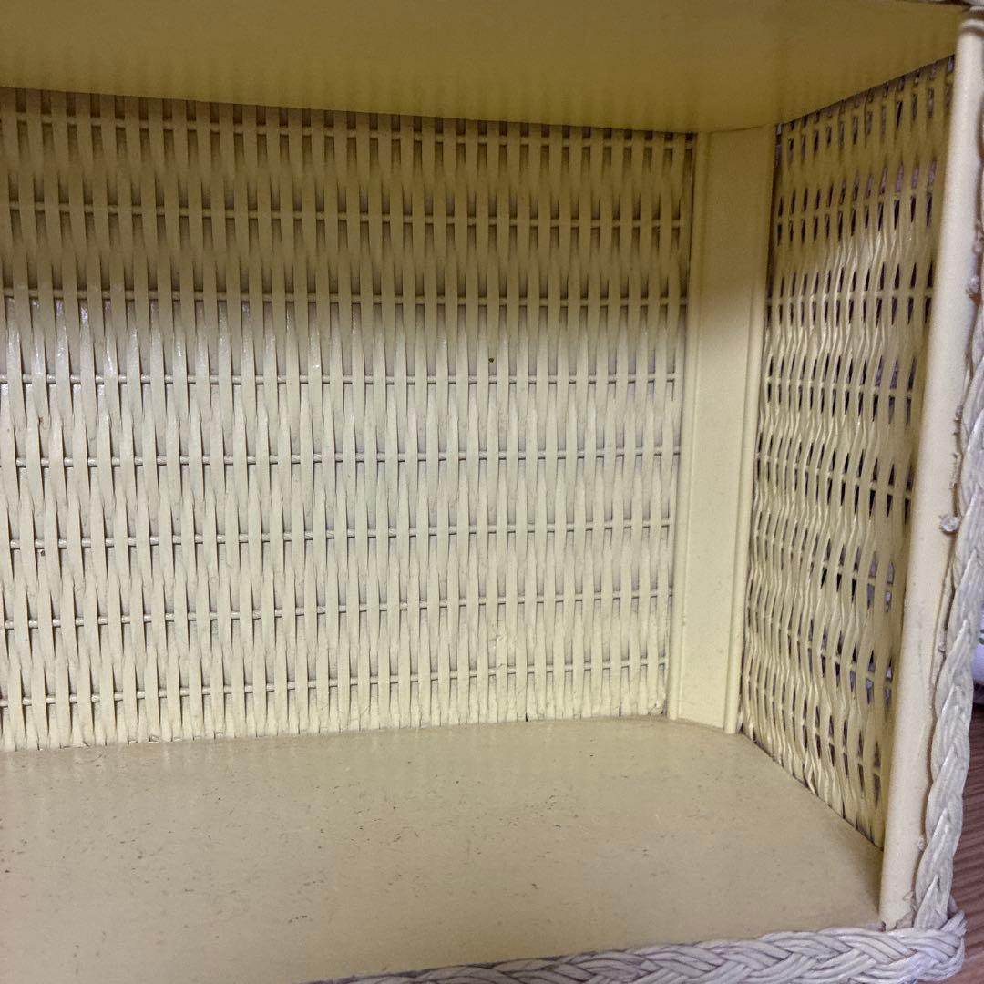 アメリカ　ビンテージ　クリームイエロー　ウィッカーシェルフ