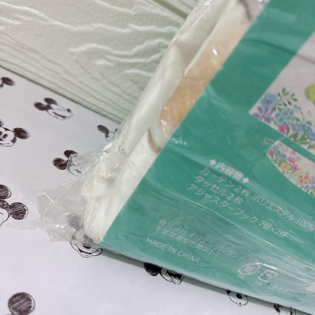 新品　ダッフィー＆フレンズ カーテン ビューティフルレイニーデイズ