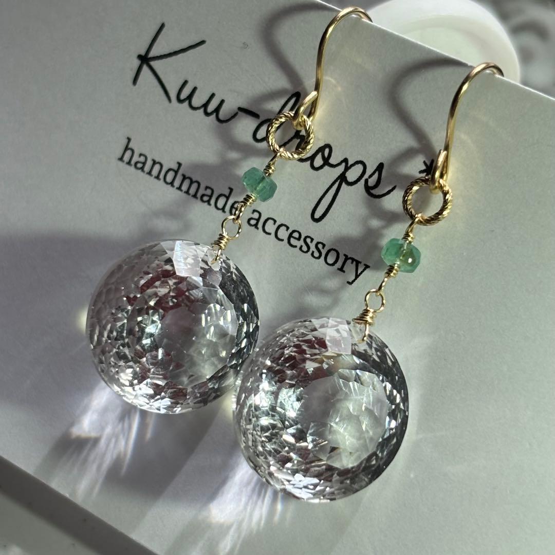 《大粒》水晶ラウンドコンケーブ＆エメラルド✴︎14kgfピアスP310