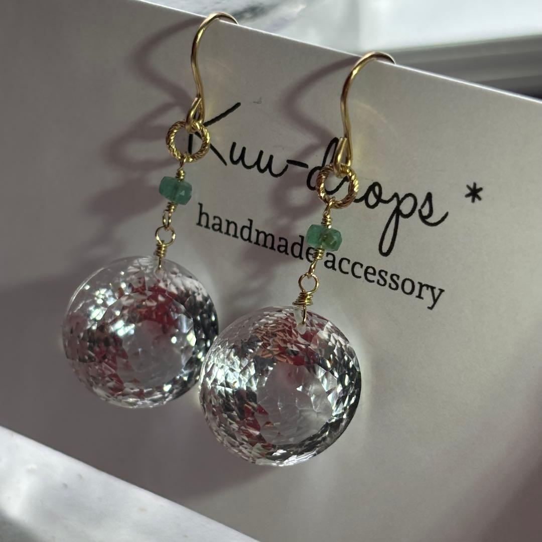 《大粒》水晶ラウンドコンケーブ＆エメラルド✴︎14kgfピアスP310