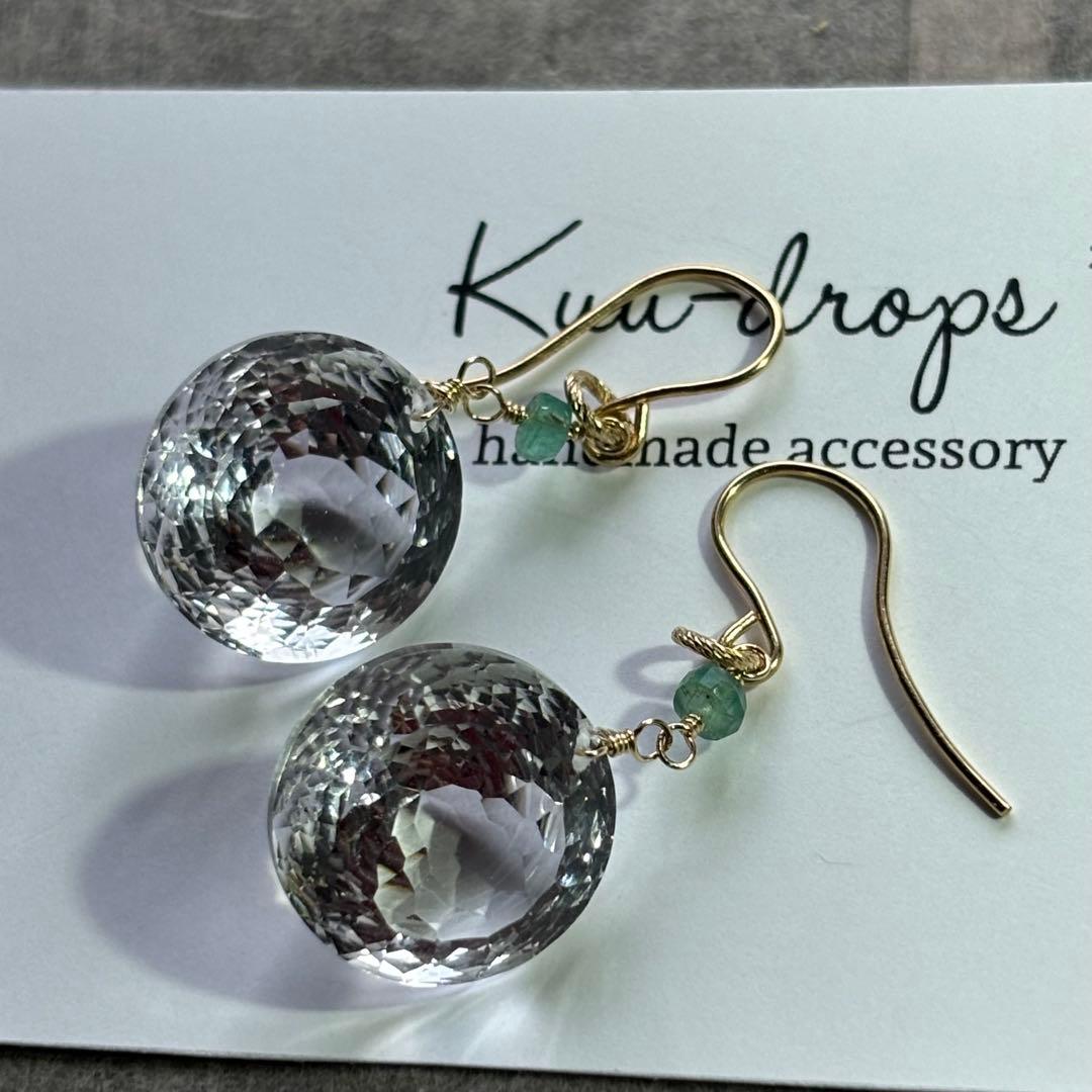 《大粒》水晶ラウンドコンケーブ＆エメラルド✴︎14kgfピアスP310