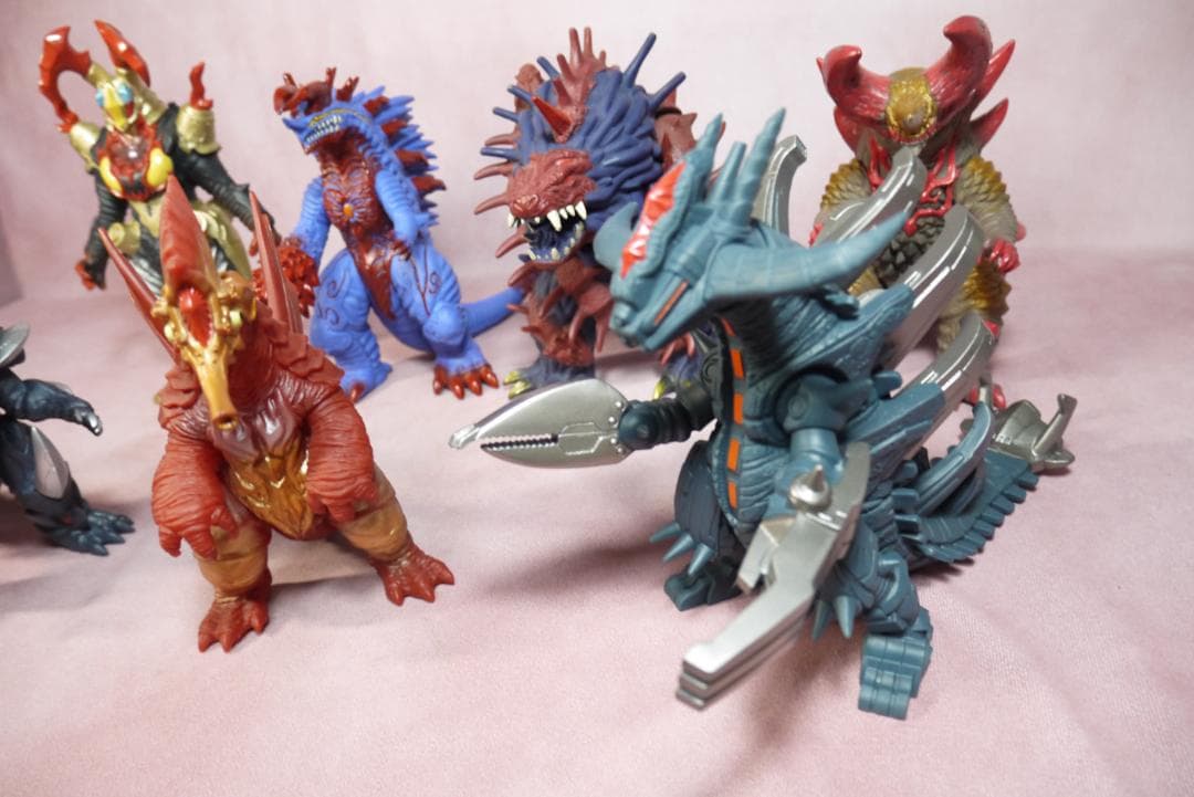 ウルトラ怪獣シリーズDX マガタノオロチ・ペダニウムゼットン　ほか7体