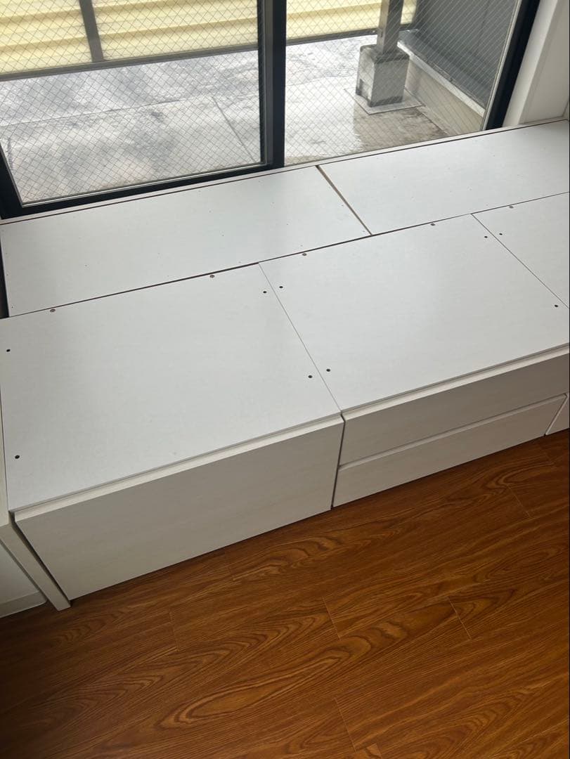 ニトリ　木製シングルベッドフレーム　収納，コンセント付き　ホワイト