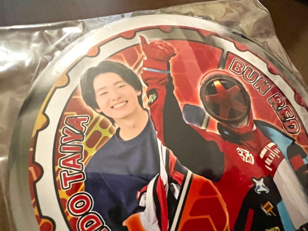 ブンブンジャー TOS くじ 特大 缶バッジ ブンレッド 範道大也