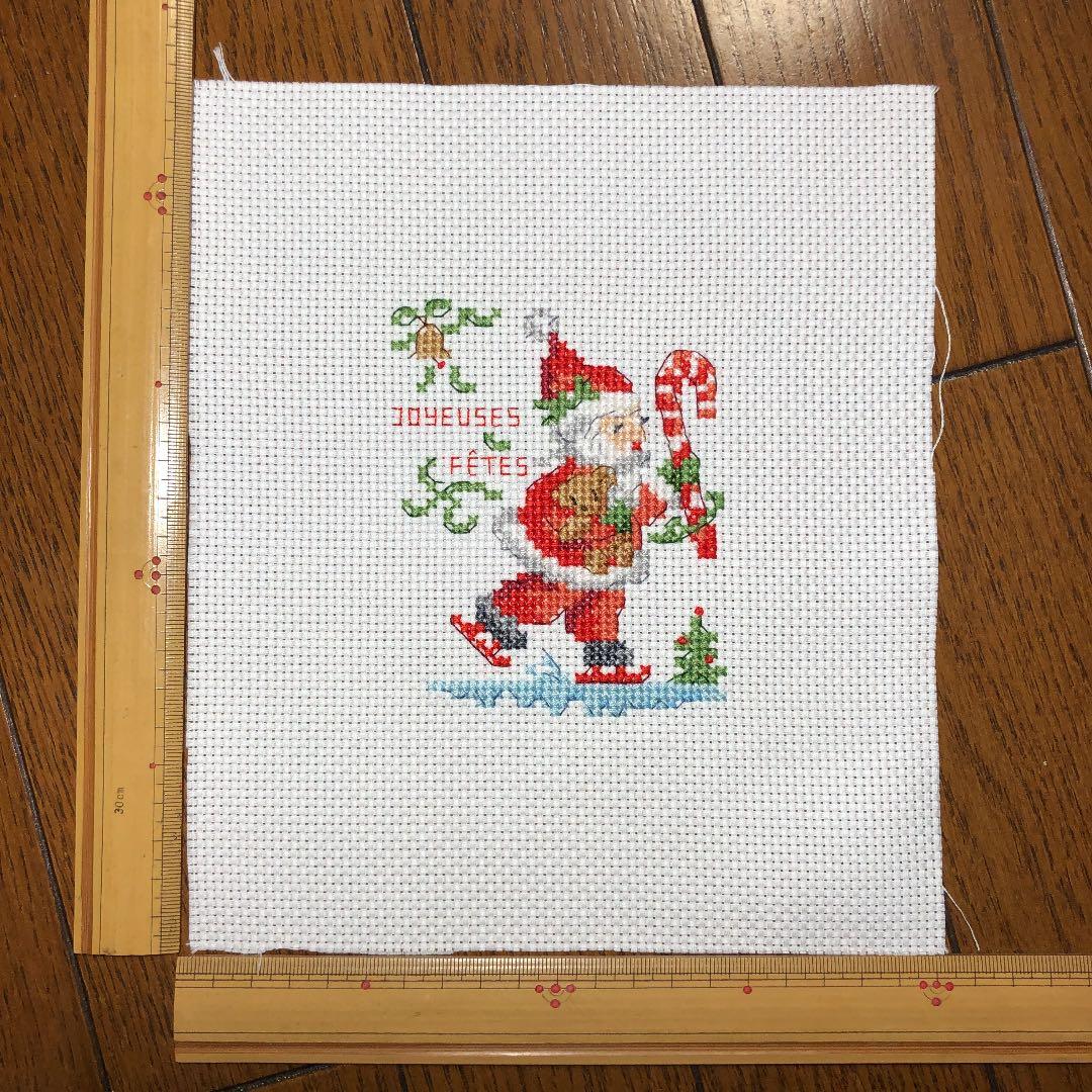 クロスステッチ完成品　ハンドメイド   刺繍　ヴェロニクさん