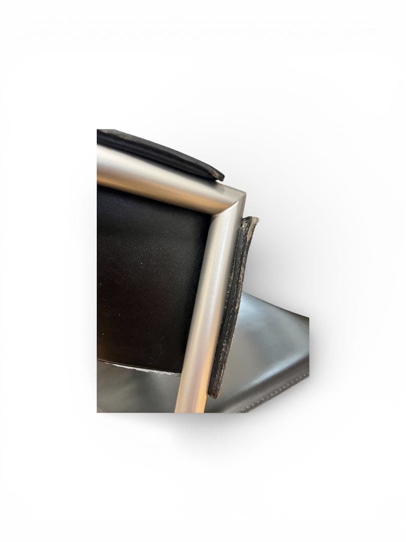 カリガリス Calligaris　本革ダイニングチェア　①