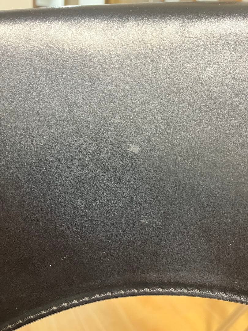 カリガリス Calligaris　本革ダイニングチェア　①