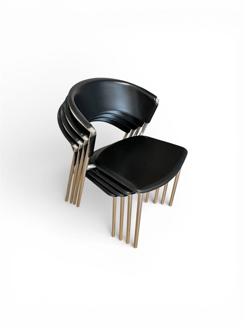 カリガリス Calligaris　本革ダイニングチェア　①