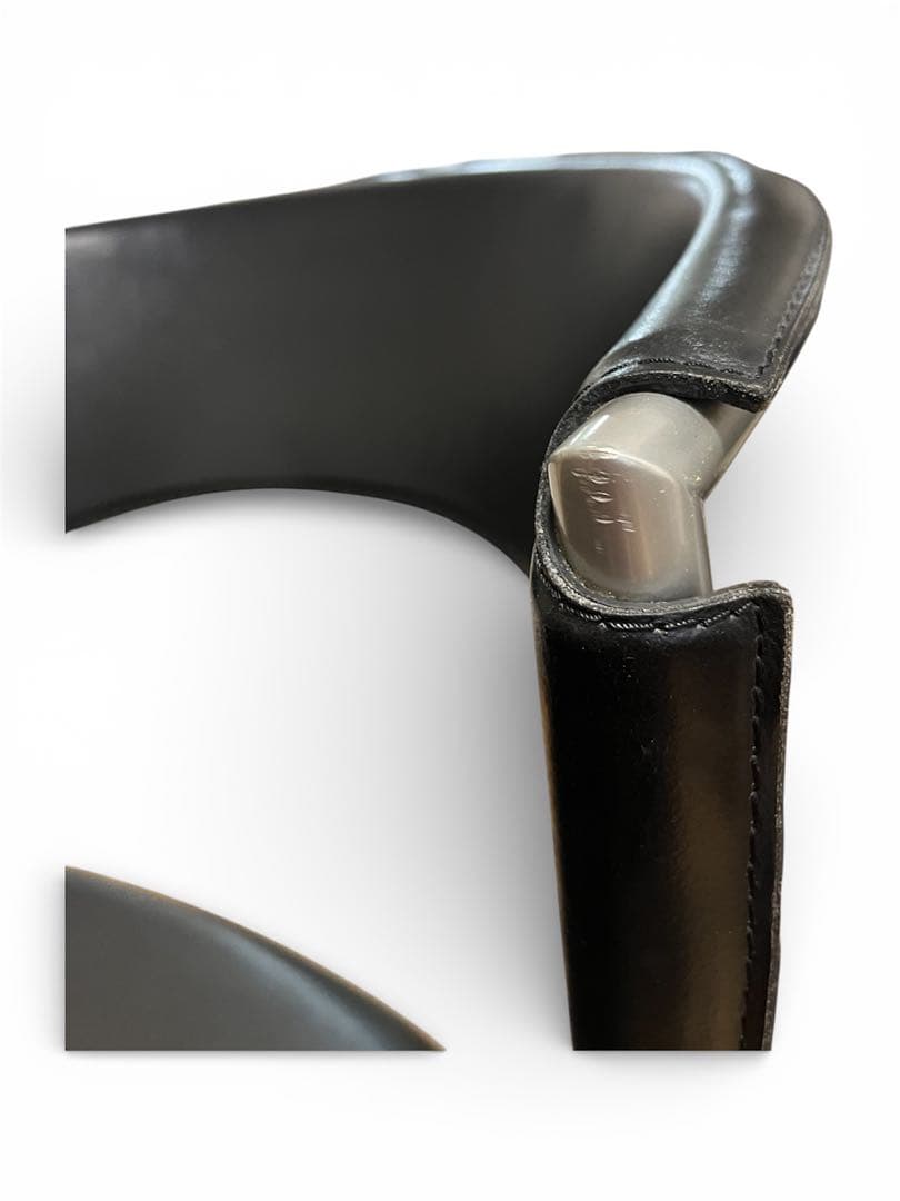 カリガリス Calligaris　本革ダイニングチェア　①