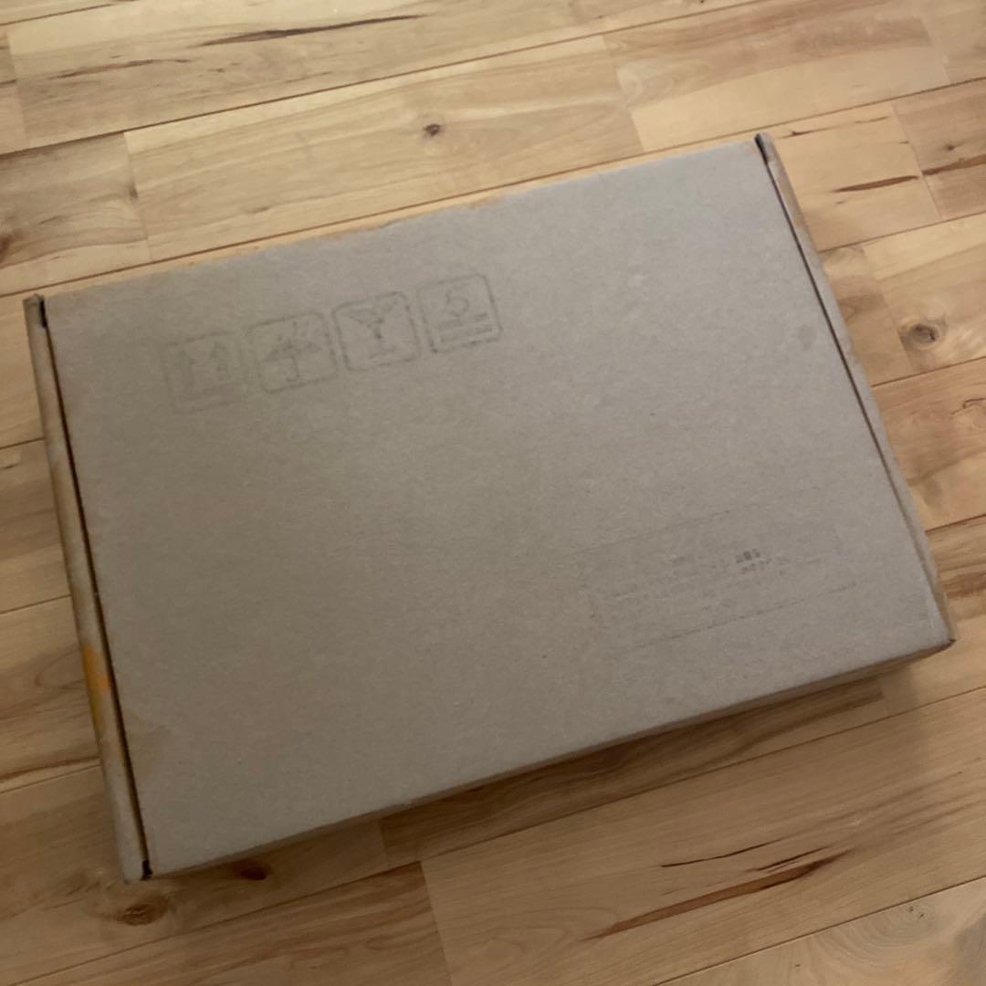 Apple MacBook Air 15 インチ　ディスプレイ ：スペースグレー