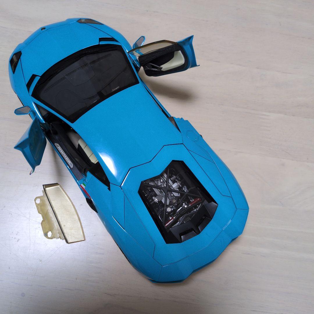 ランボルギーニ アヴェンタドール FRONTIART 1/18トリコロール