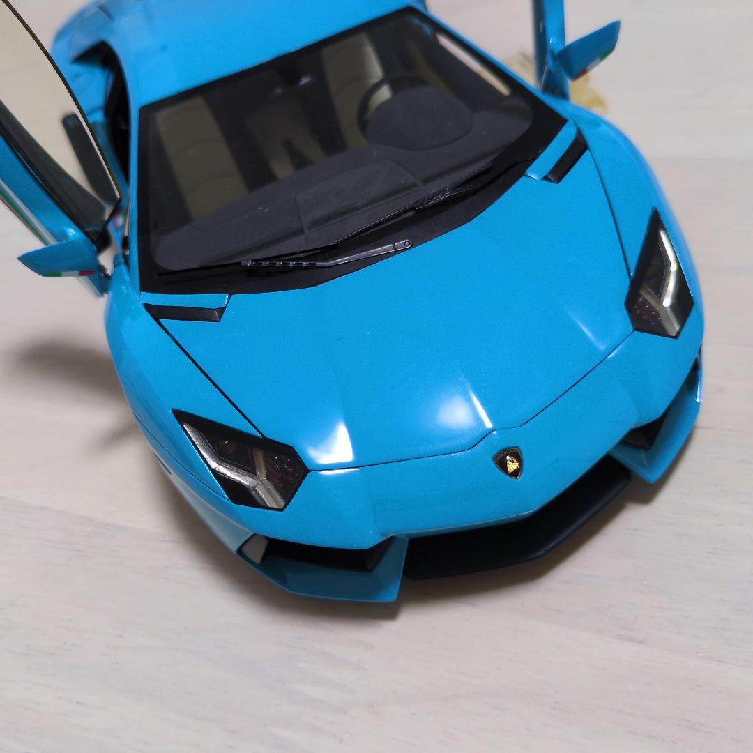ランボルギーニ アヴェンタドール FRONTIART 1/18トリコロール