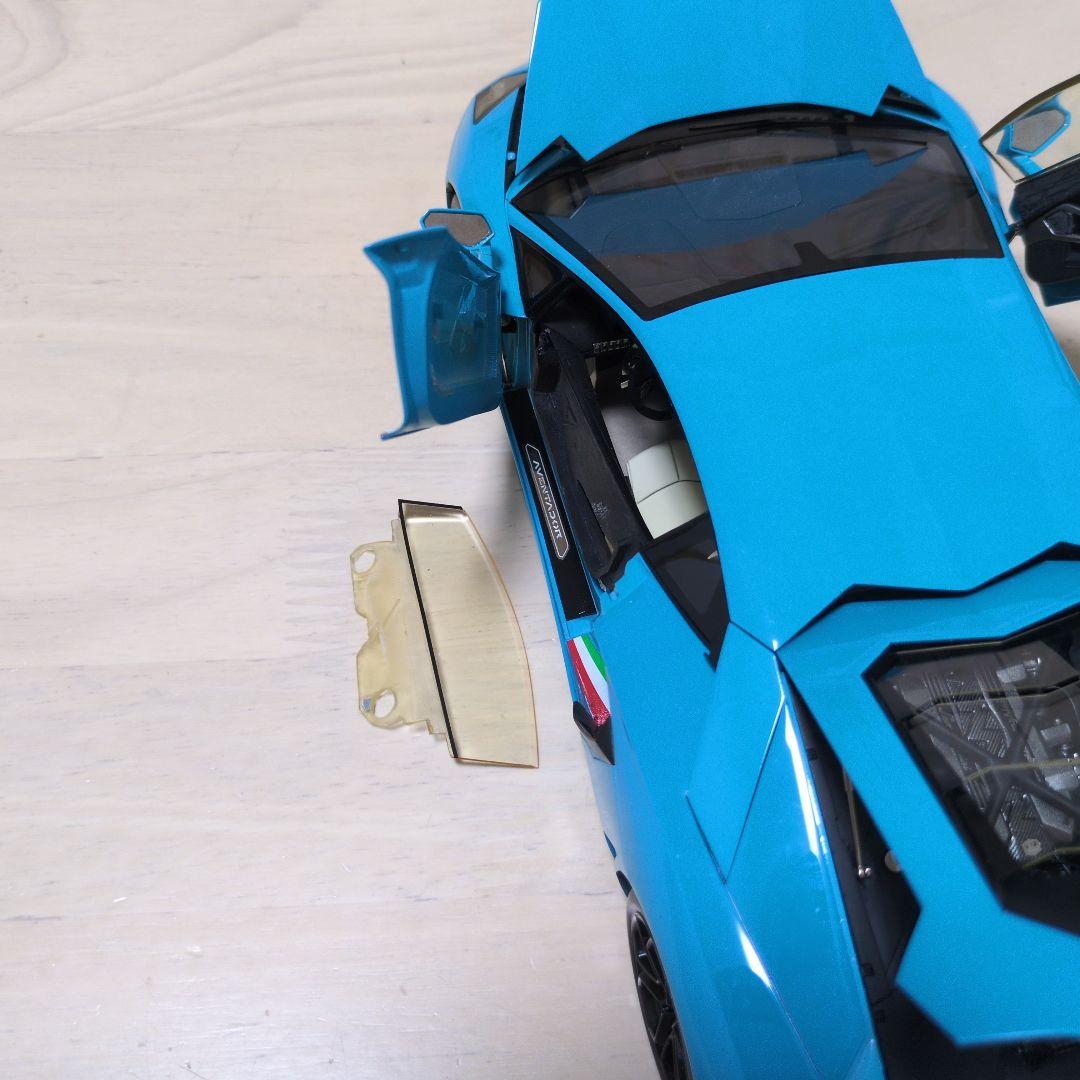 ランボルギーニ アヴェンタドール FRONTIART 1/18トリコロール