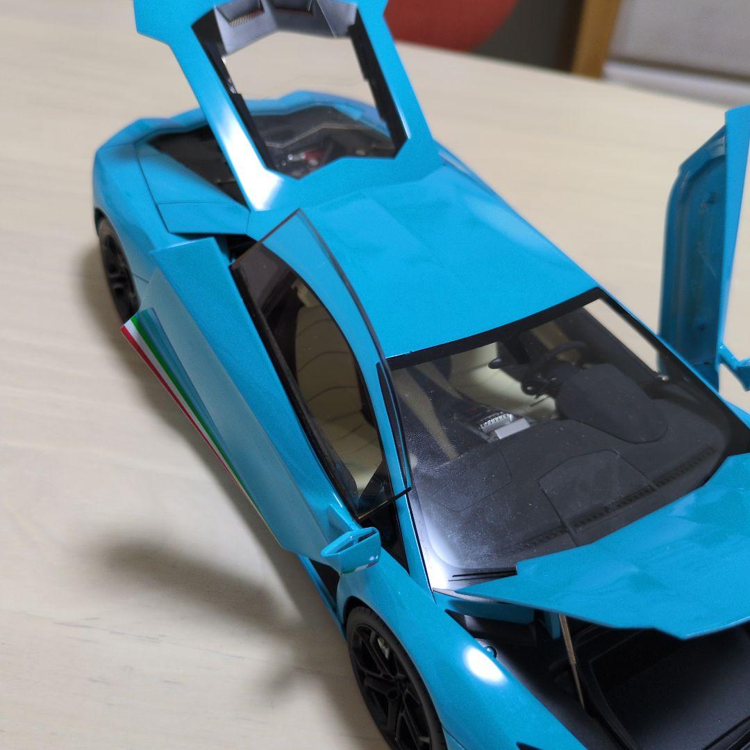 ランボルギーニ アヴェンタドール FRONTIART 1/18トリコロール
