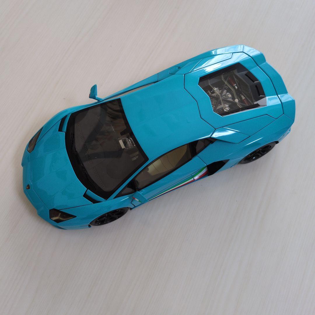 ランボルギーニ アヴェンタドール FRONTIART 1/18トリコロール