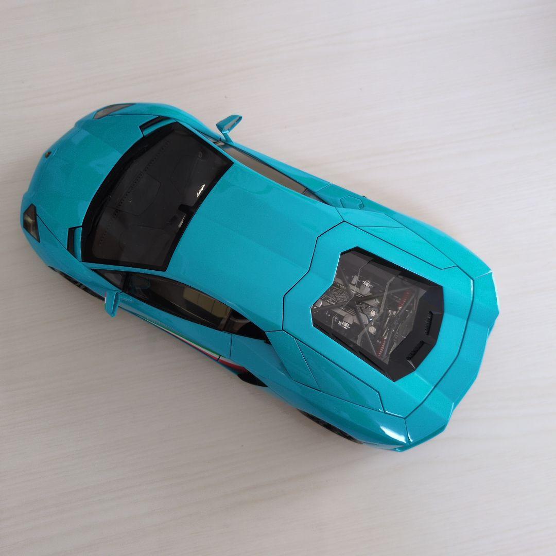 ランボルギーニ アヴェンタドール FRONTIART 1/18トリコロール
