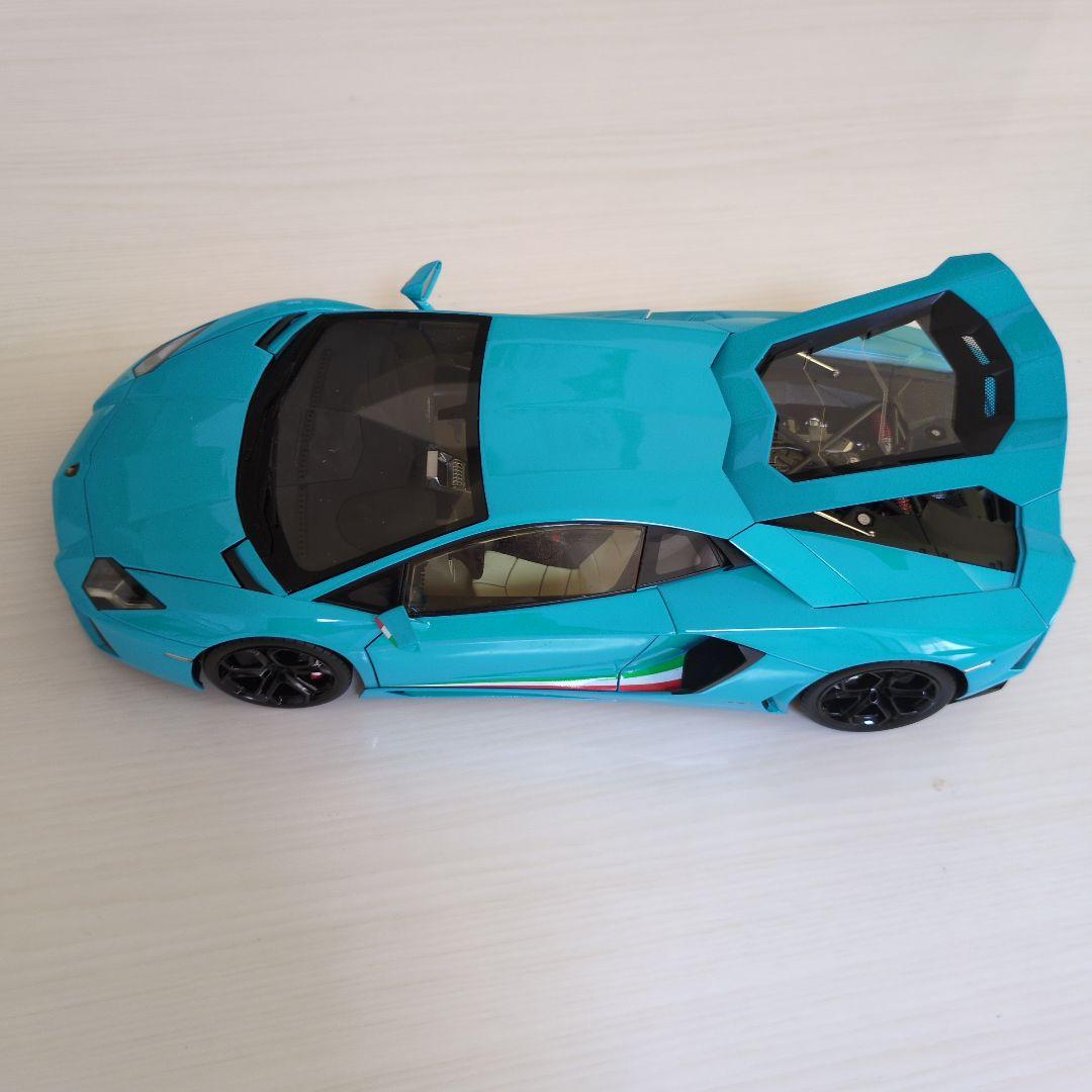 ランボルギーニ アヴェンタドール FRONTIART 1/18トリコロール