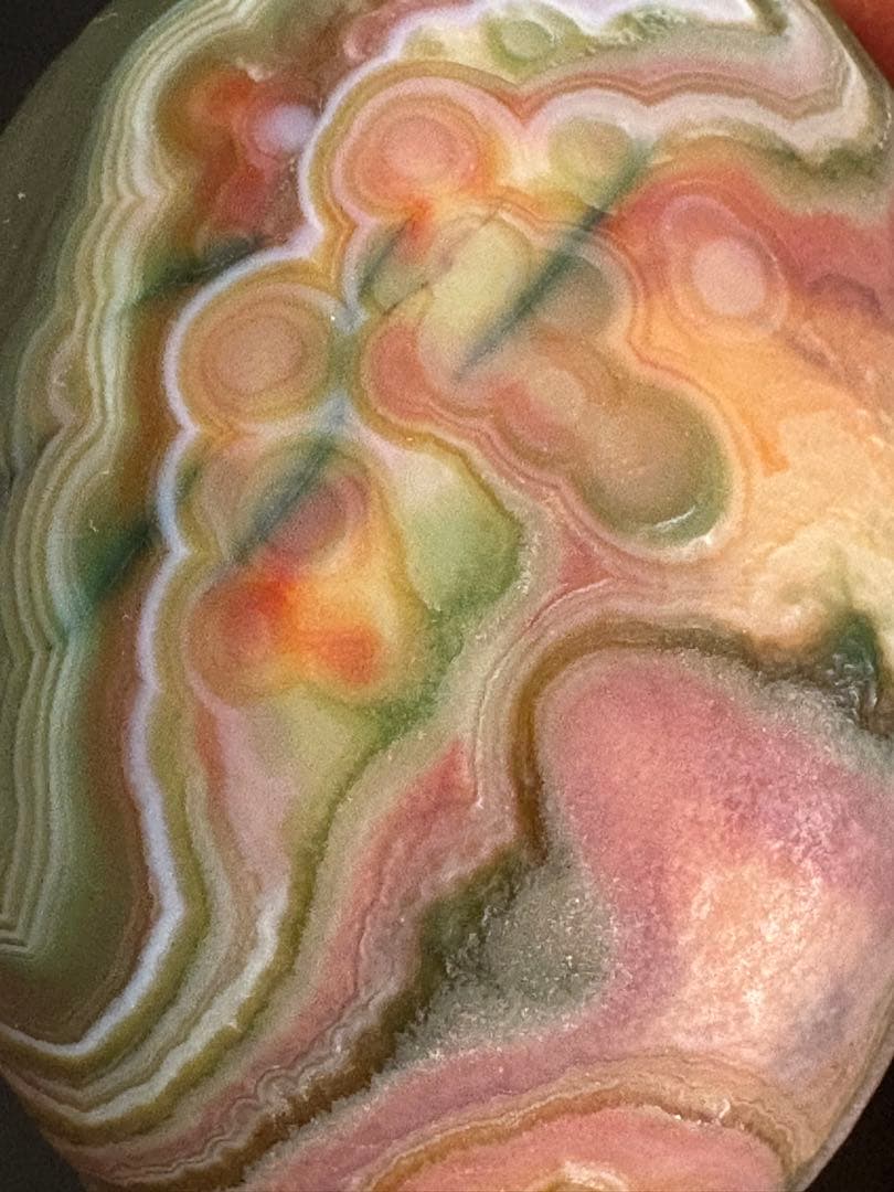❤️ 逸品　綺麗　147g 大きめ✳多彩　ゴビ瑪瑙 アゲート 原石　握り石