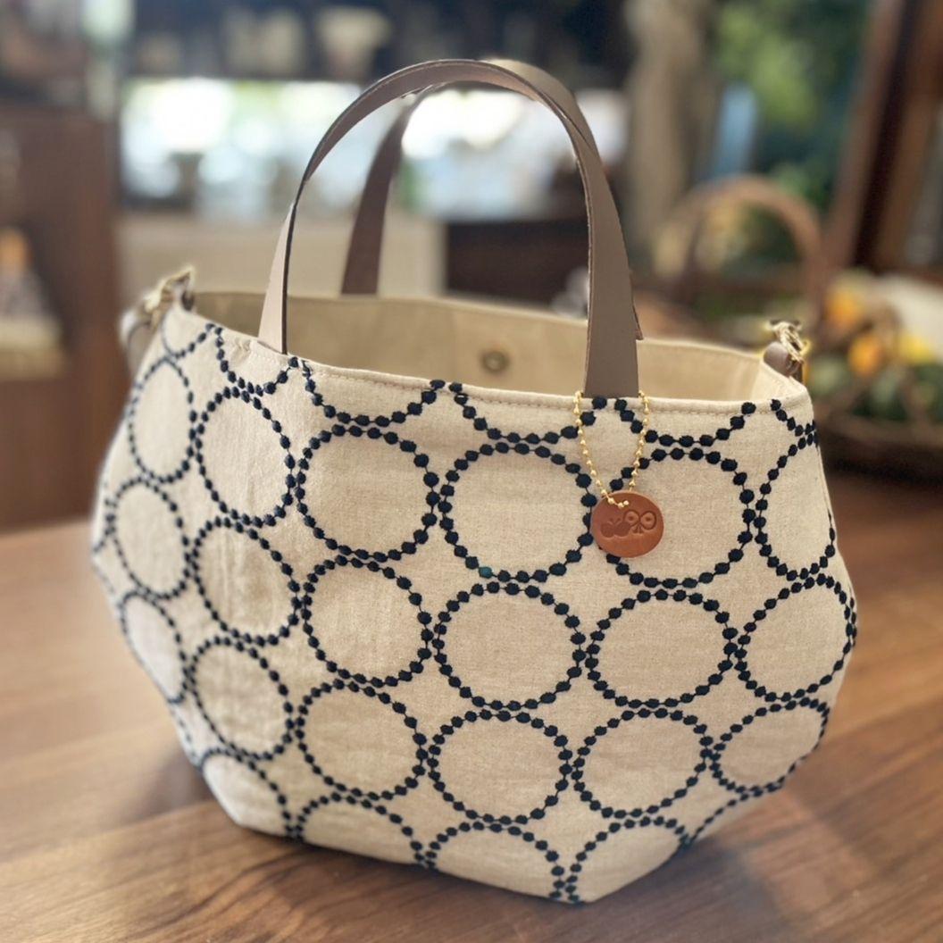 『丸みを帯びた2wayトートバッグ 』（L）ショルダーストラップ付き