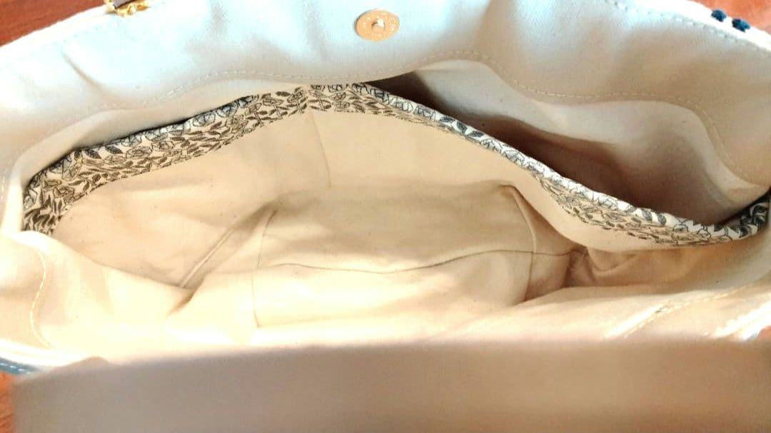 『丸みを帯びた2wayトートバッグ 』（L）ショルダーストラップ付き