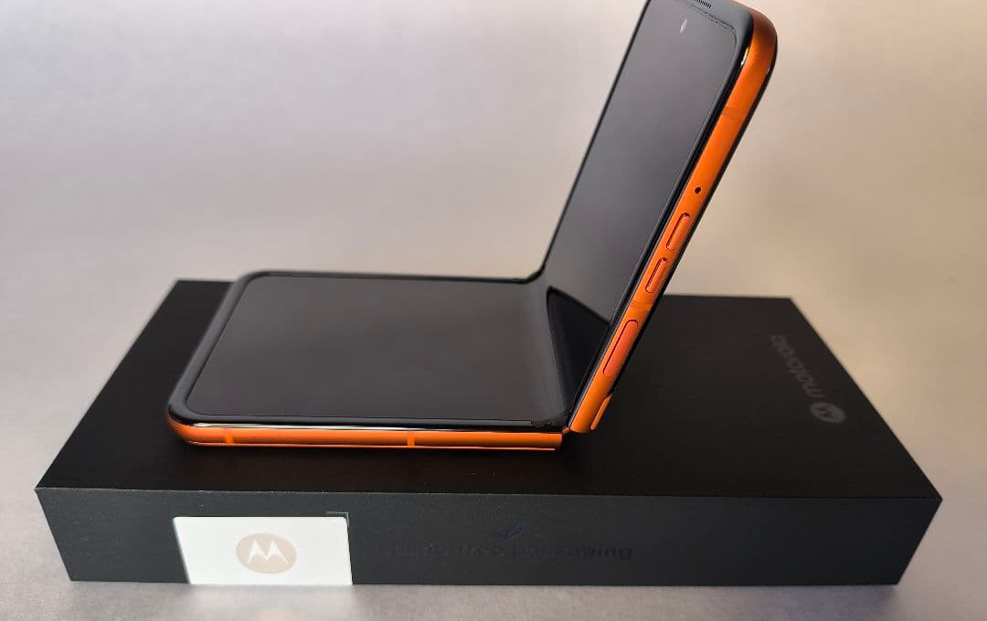 Motorola razr 50 512GB オレンジ