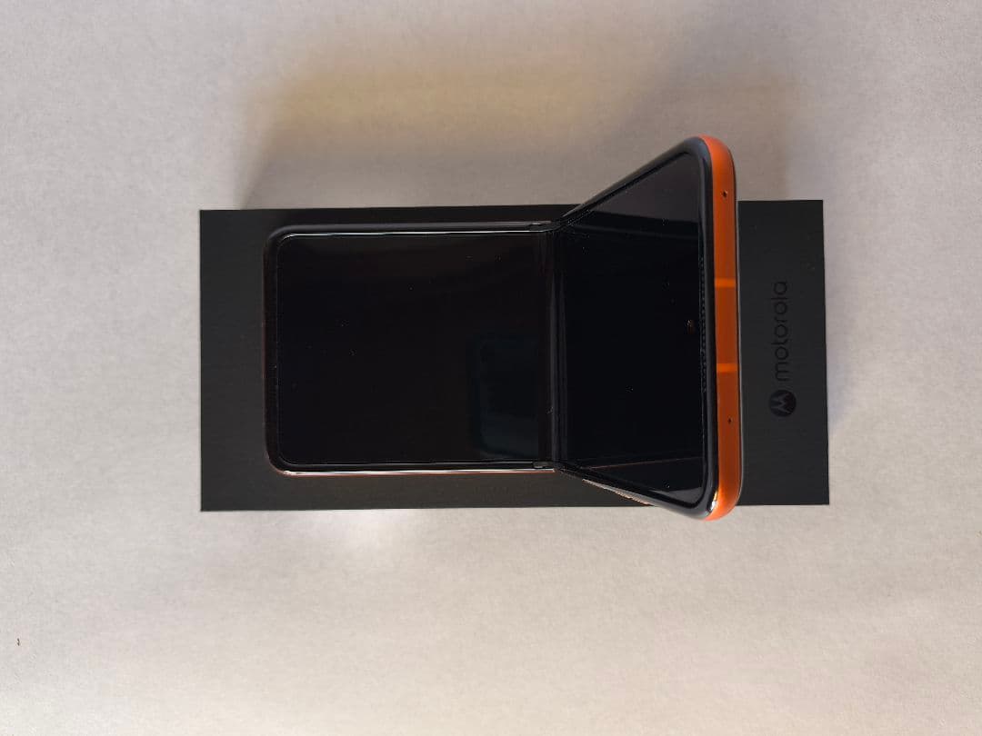 Motorola razr 50 512GB オレンジ