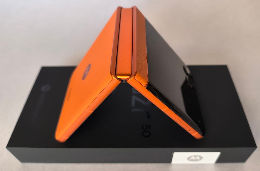 Motorola razr 50 512GB オレンジ